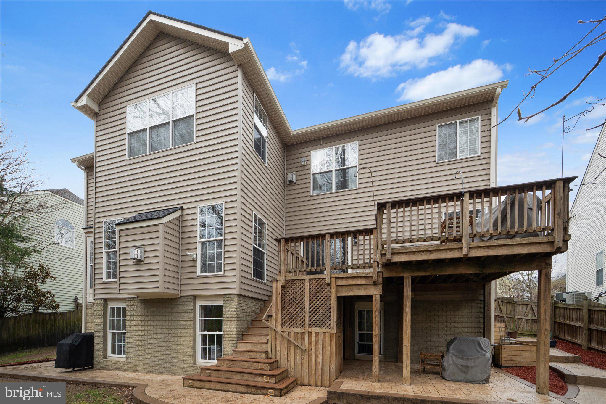 9325 RUSTIC BREEZE COURT
