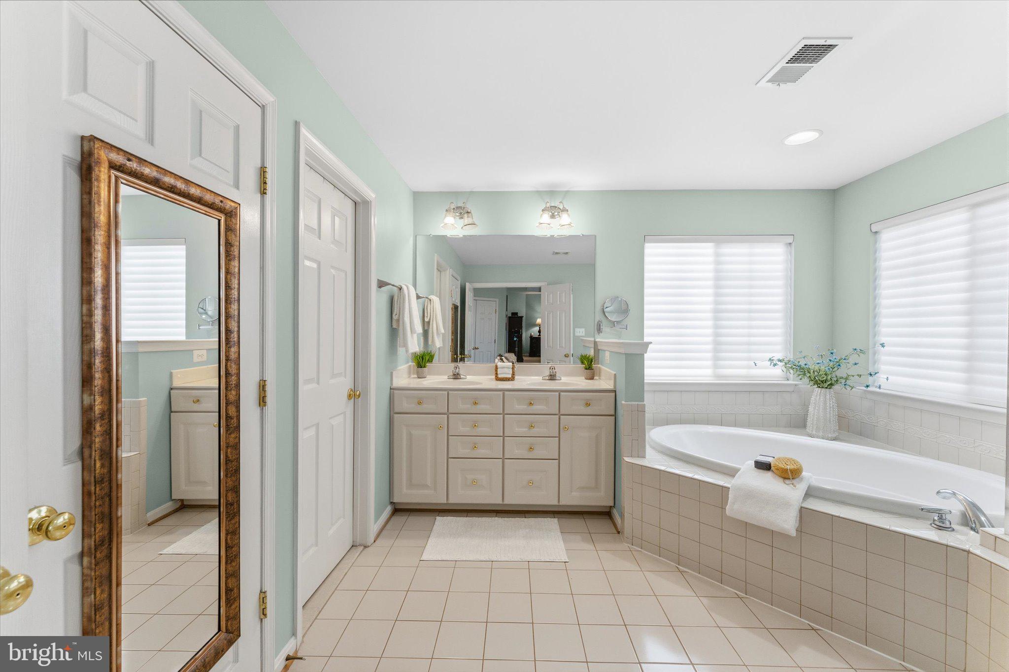 9325 RUSTIC BREEZE COURT