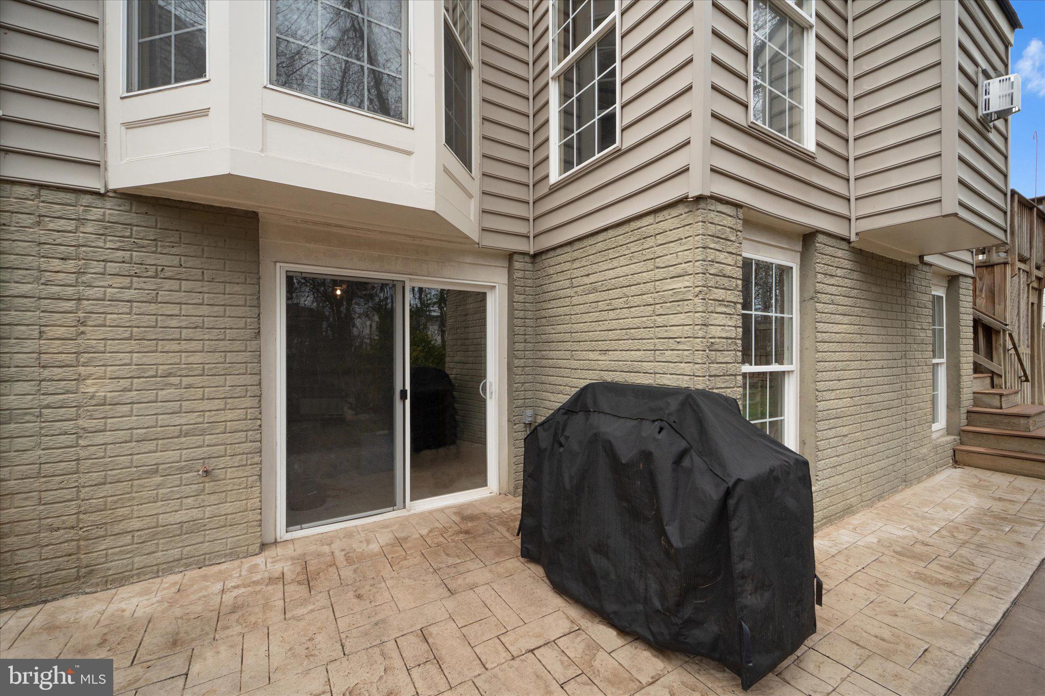 9325 RUSTIC BREEZE COURT
