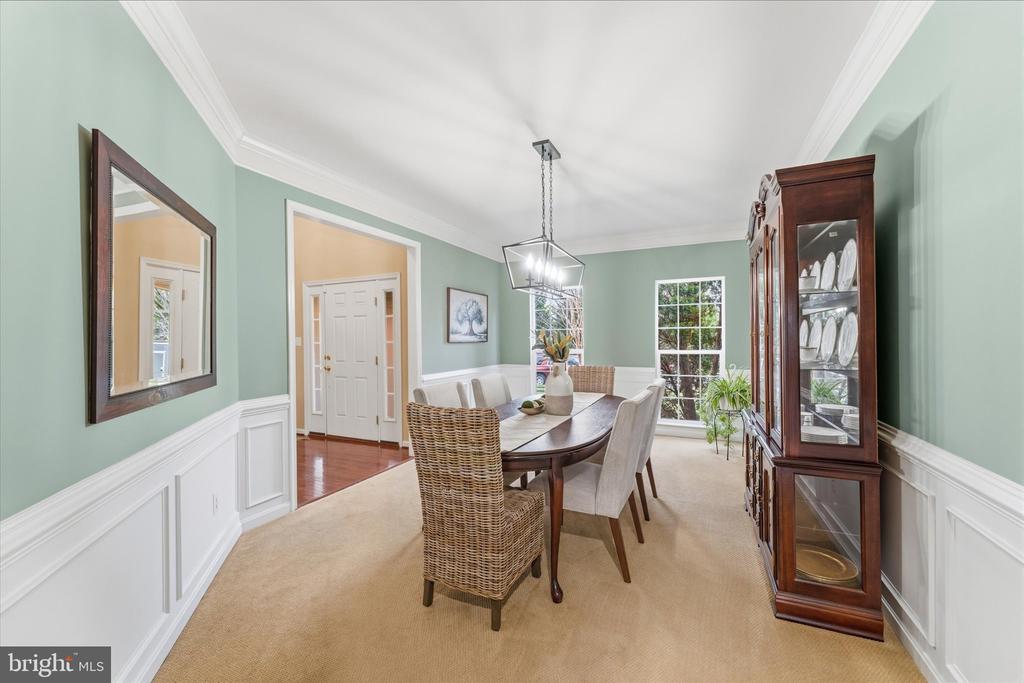9325 RUSTIC BREEZE COURT