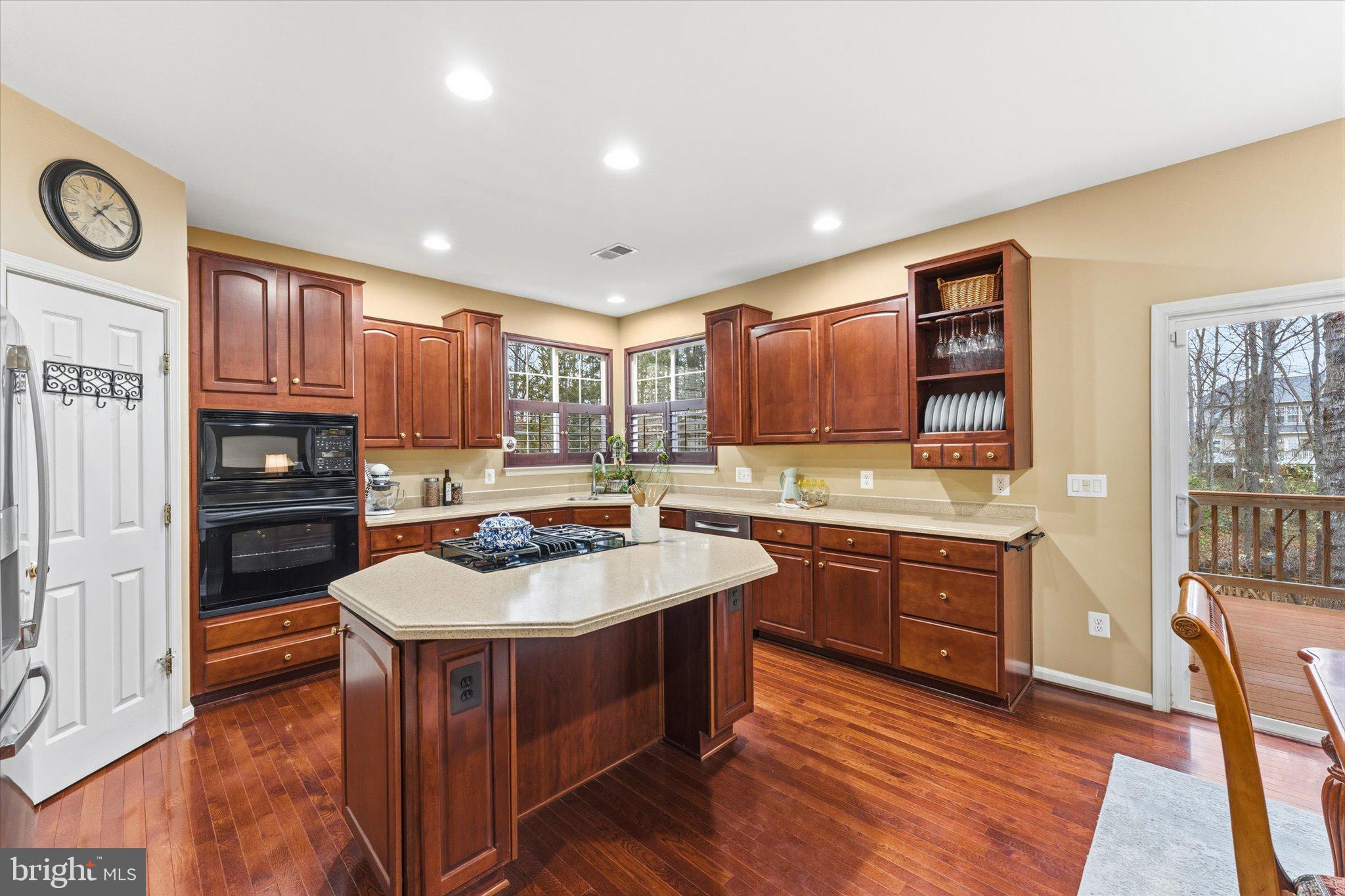 9325 RUSTIC BREEZE COURT