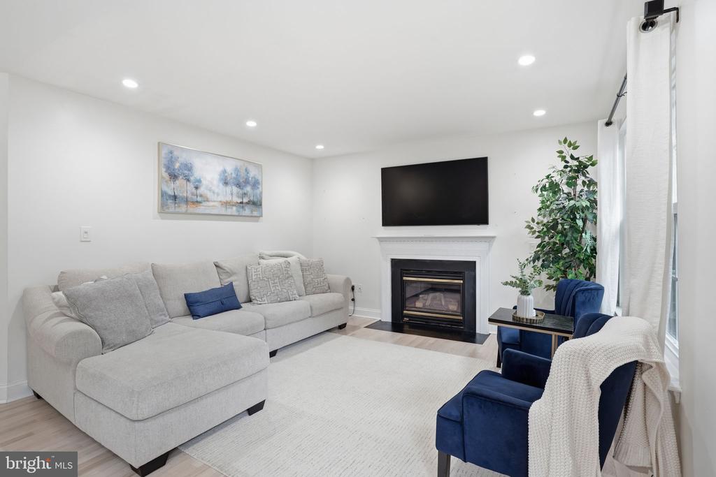 5710 RIDGEDALE DRIVE