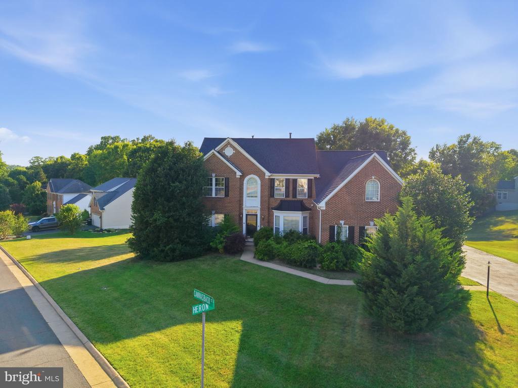 1595 HERON WAY