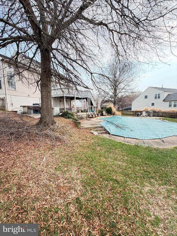 1595 HERON WAY
