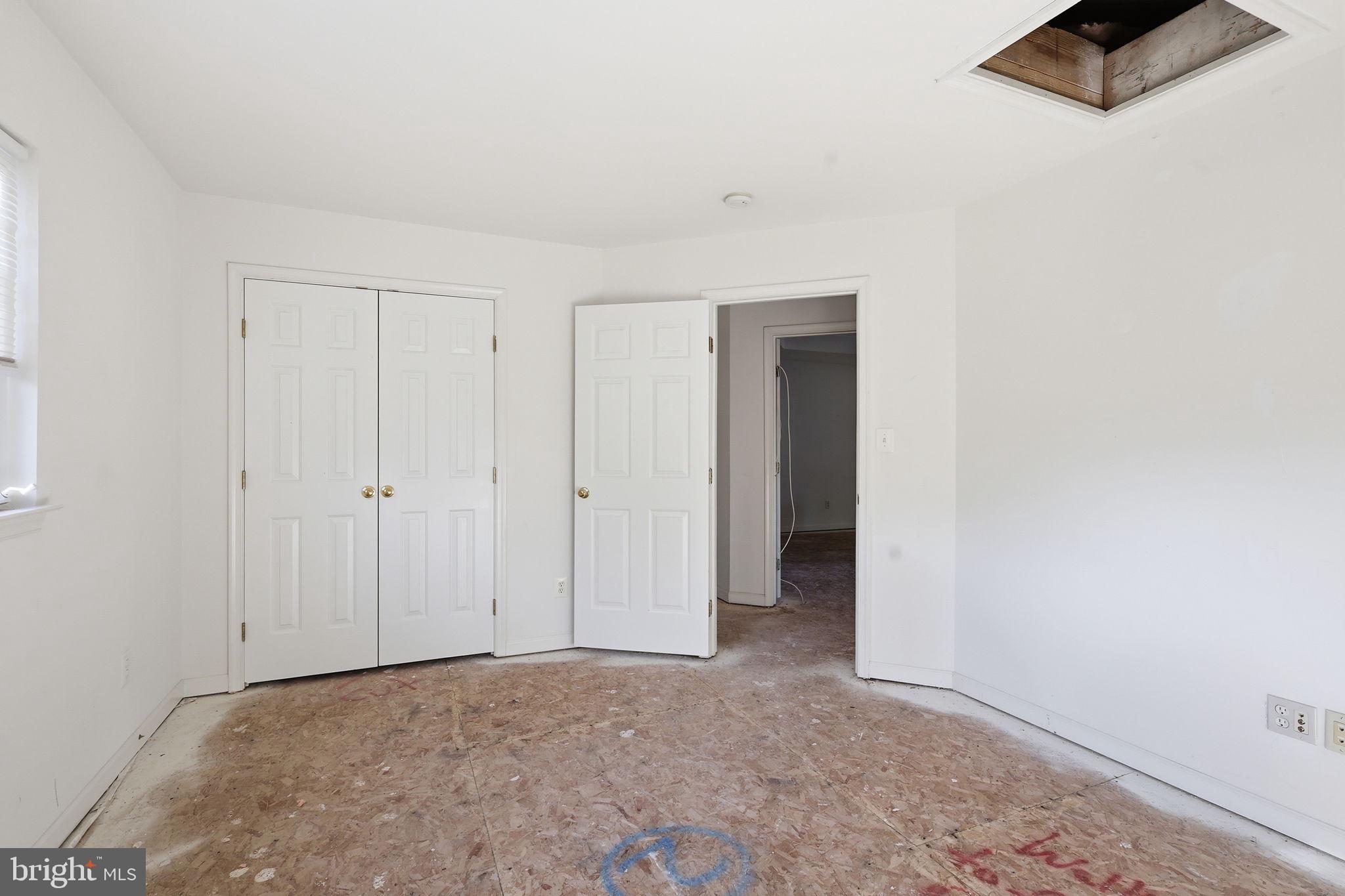 1595 HERON WAY