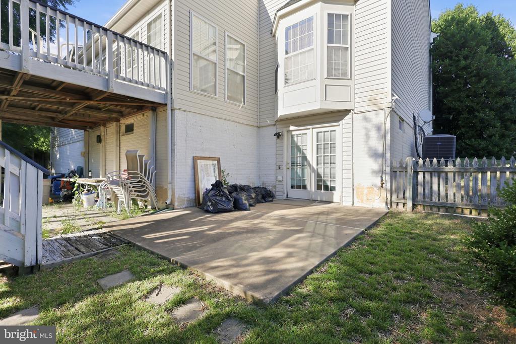 1595 HERON WAY