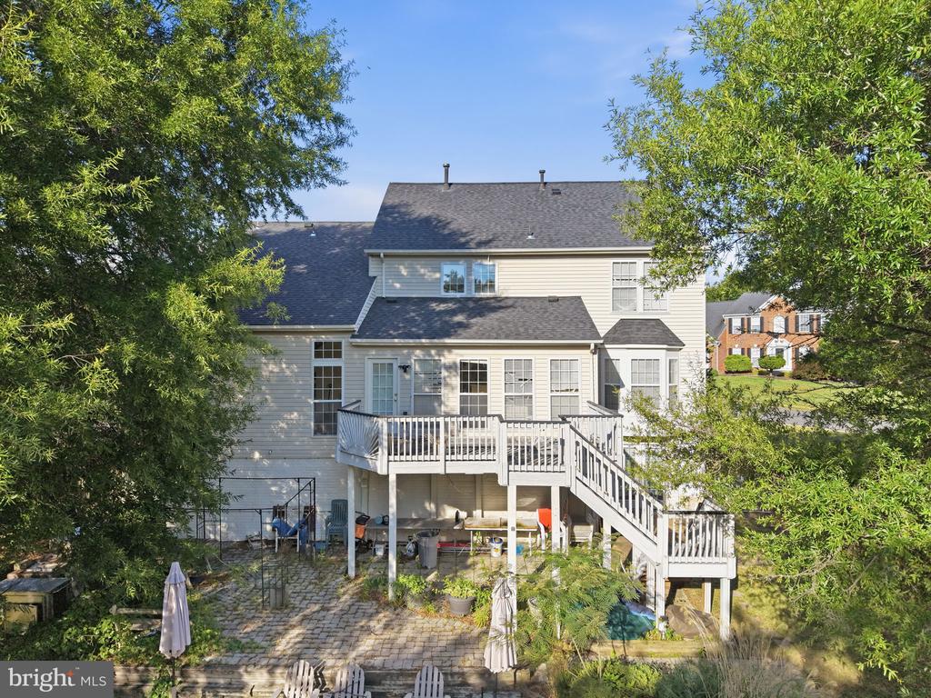 1595 HERON WAY