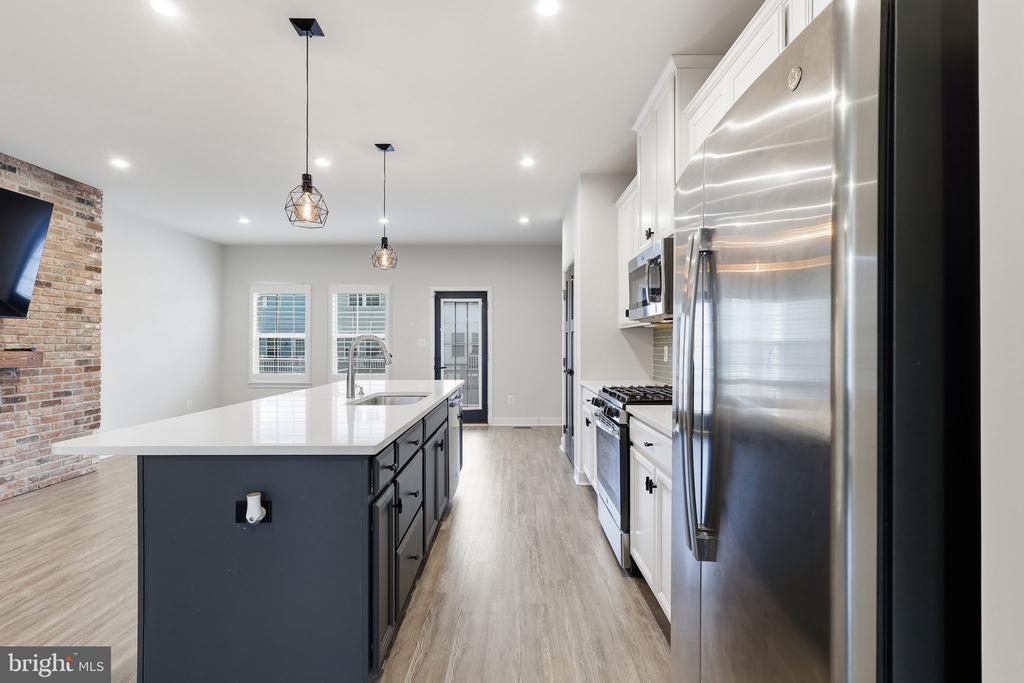 18091 RED CEDAR ROAD