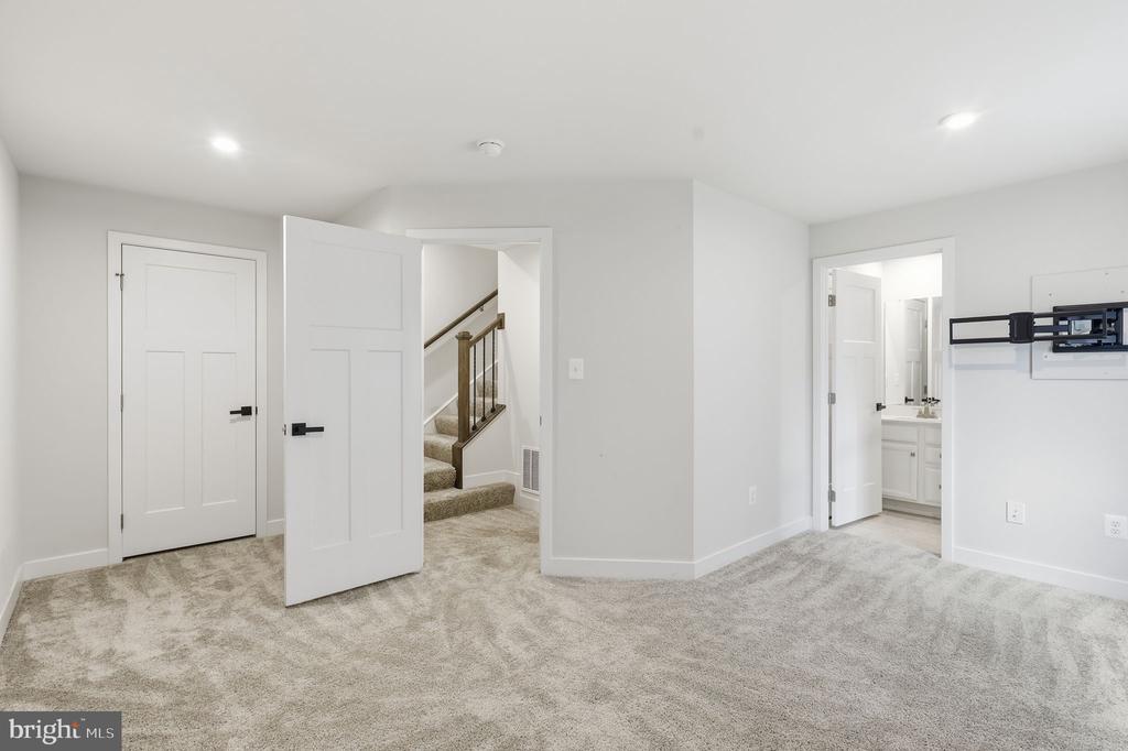 18091 RED CEDAR ROAD