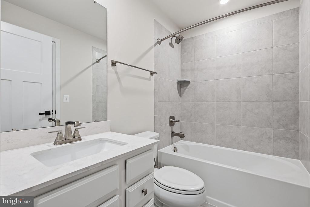 18091 RED CEDAR ROAD