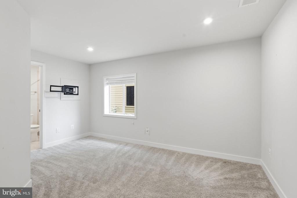 18091 RED CEDAR ROAD