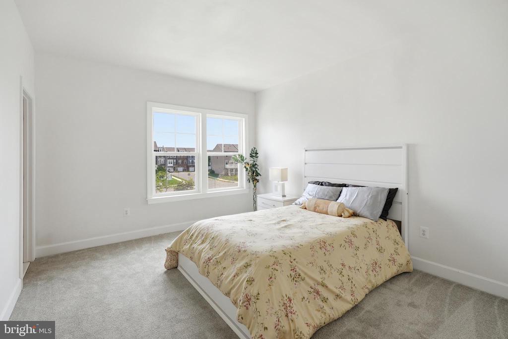 8800 OLD DOMINION HUNT CIRCLE
