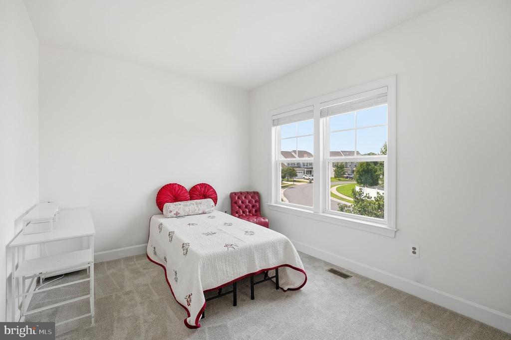 8800 OLD DOMINION HUNT CIRCLE