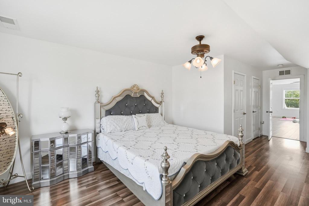 8800 OLD DOMINION HUNT CIRCLE