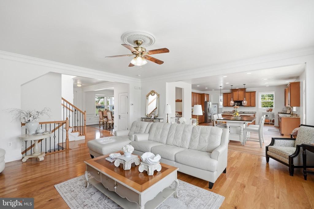 8800 OLD DOMINION HUNT CIRCLE