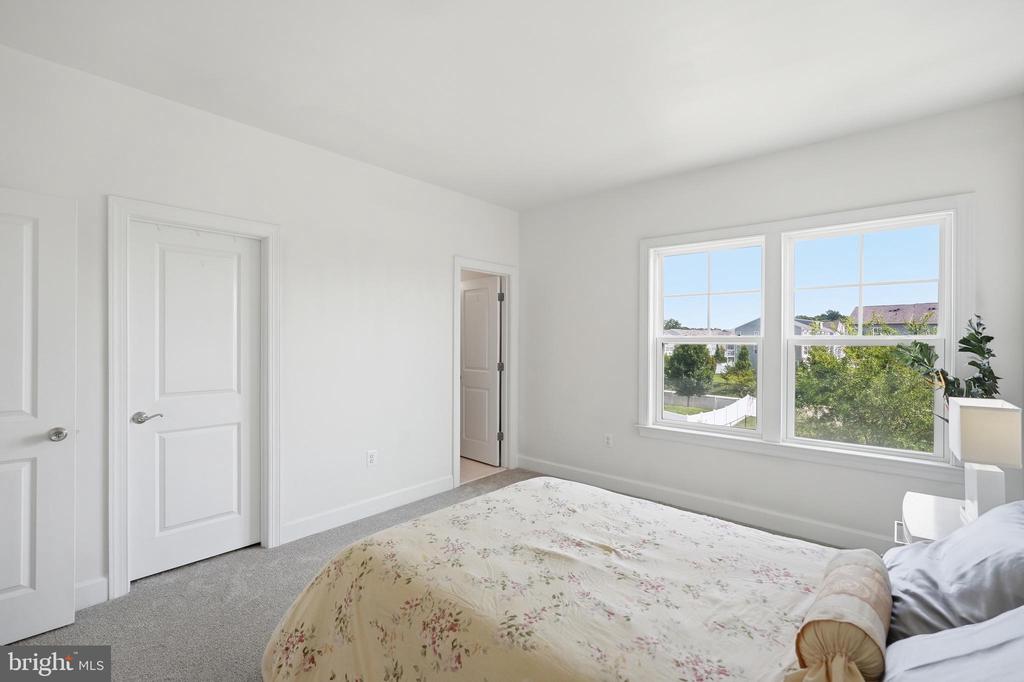 8800 OLD DOMINION HUNT CIRCLE
