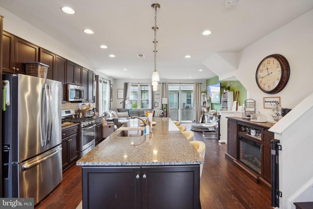 8944 DAHLGREN RIDGE ROAD
