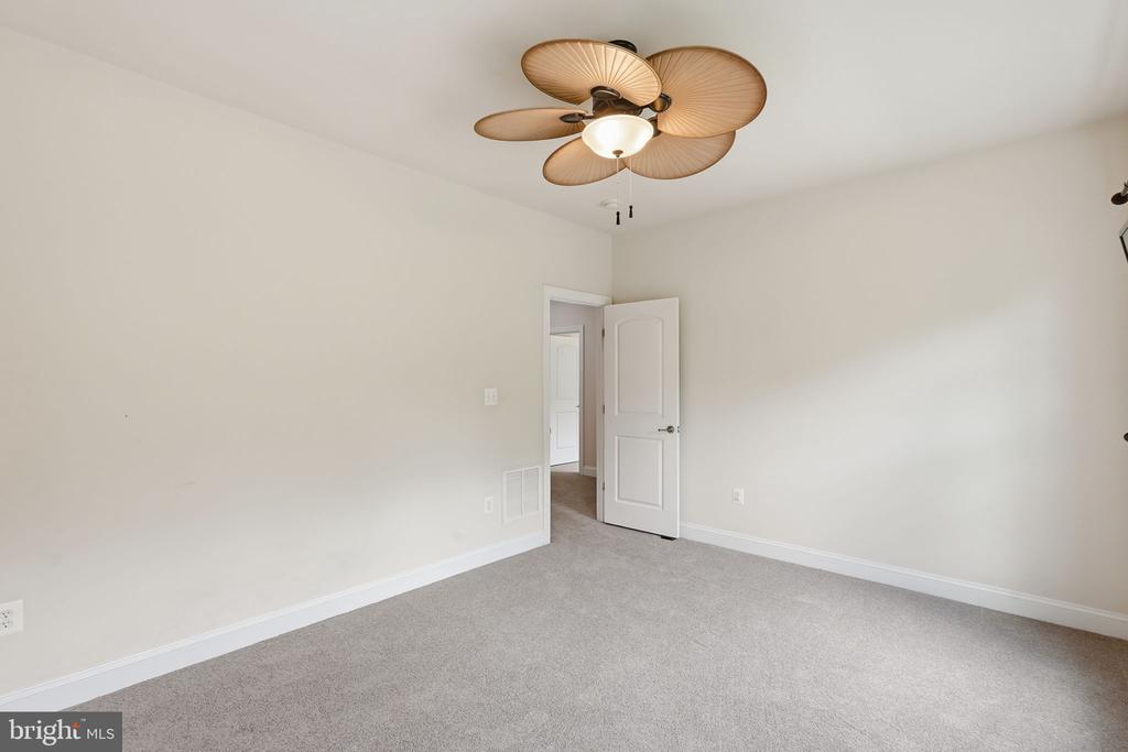 16257 JETTY LOOP