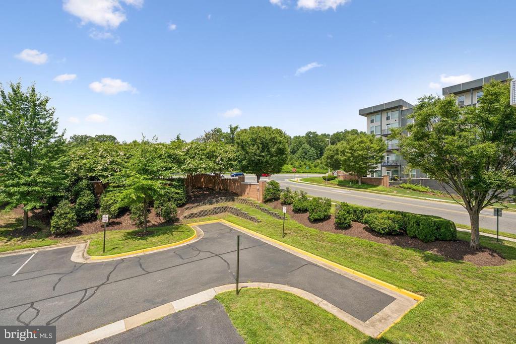 15503 JOHN DISKIN CIRCLE Unit: 32