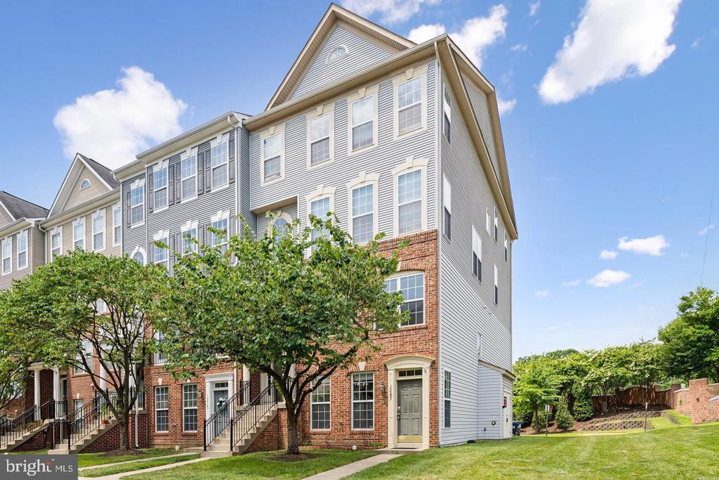 15503 JOHN DISKIN CIRCLE Unit: 32
