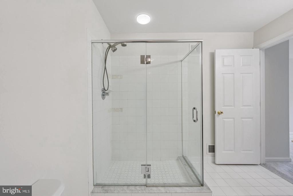 15503 JOHN DISKIN CIRCLE Unit: 32
