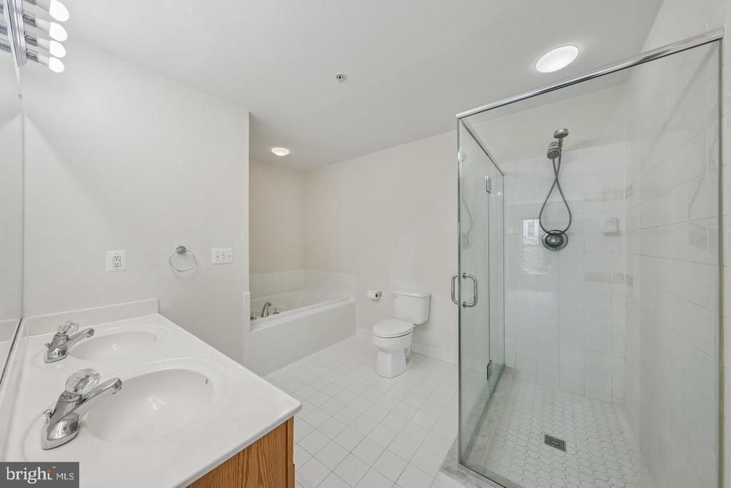 15503 JOHN DISKIN CIRCLE Unit: 32