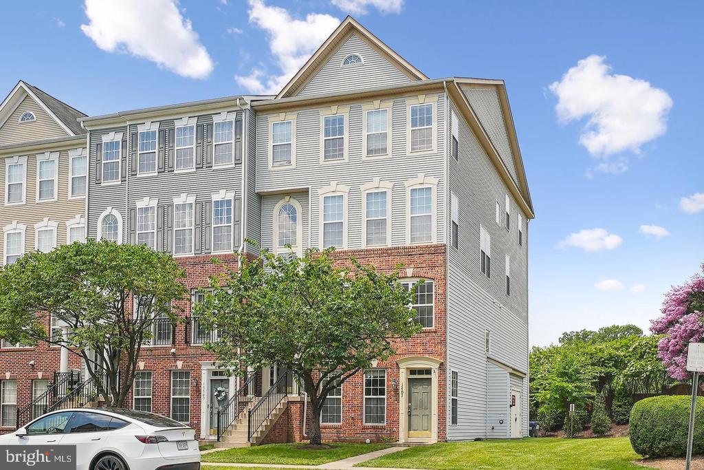 15503 JOHN DISKIN CIRCLE Unit: 32
