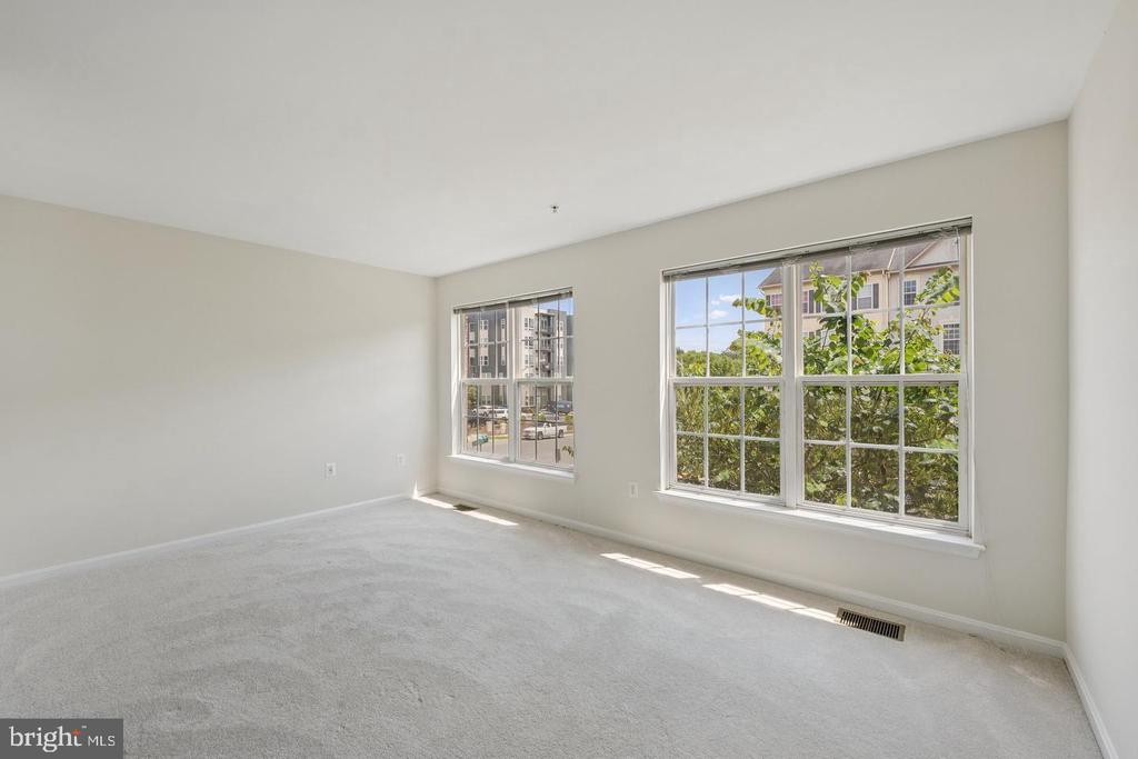 15503 JOHN DISKIN CIRCLE Unit: 32