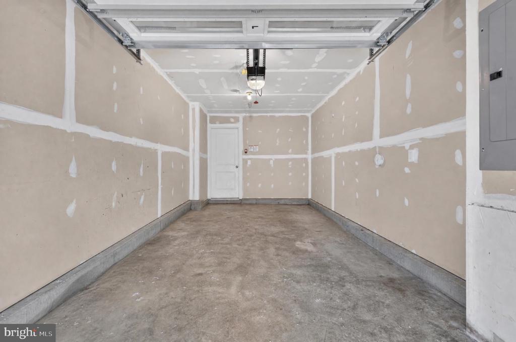 1364 RAIL STOP DRIVE