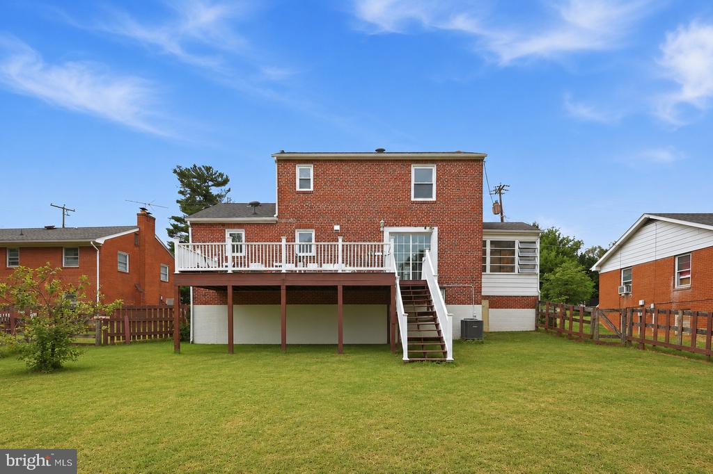 332 N LEE STREET