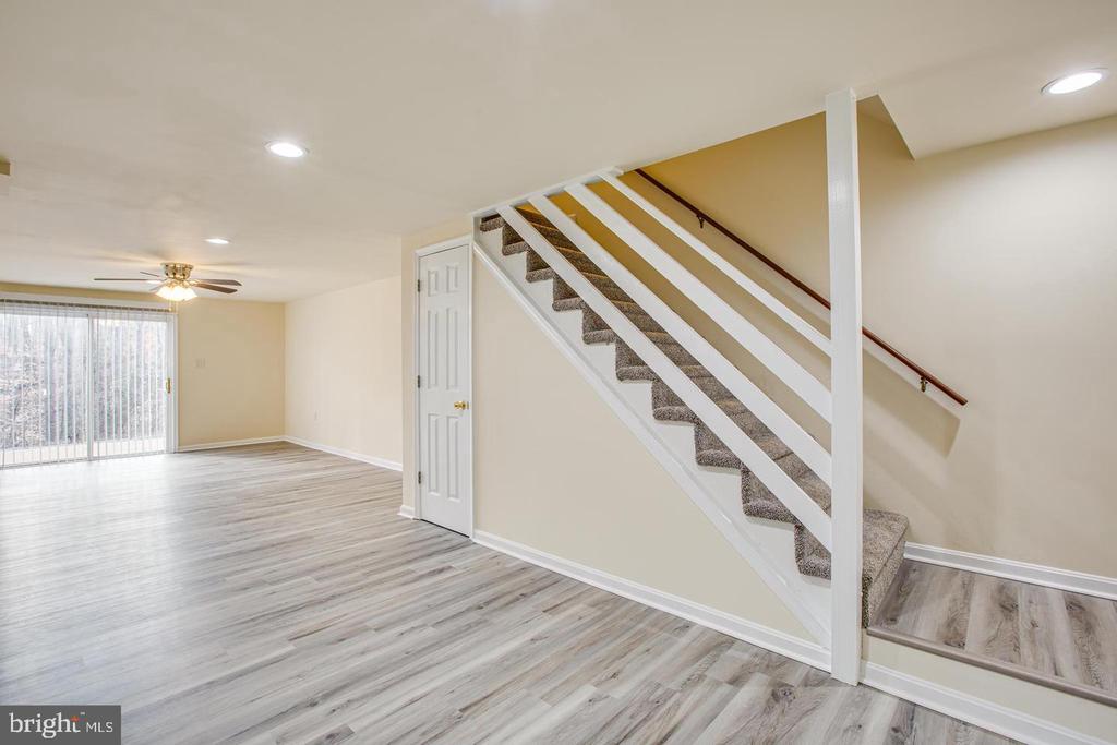 410 OLDE GREENWICH CIRCLE