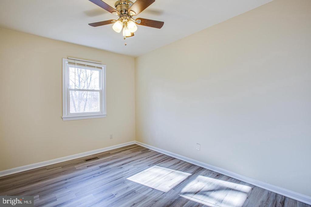 410 OLDE GREENWICH CIRCLE