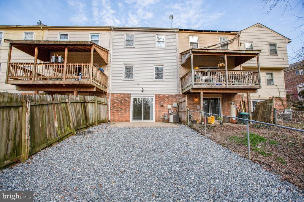 410 OLDE GREENWICH CIRCLE