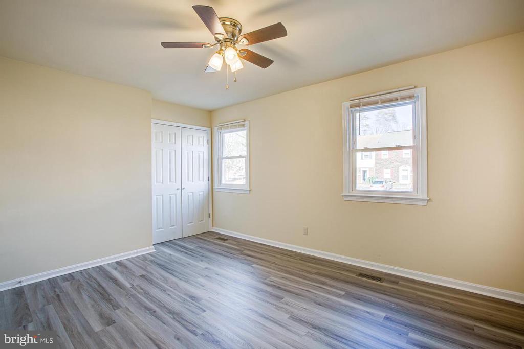 410 OLDE GREENWICH CIRCLE