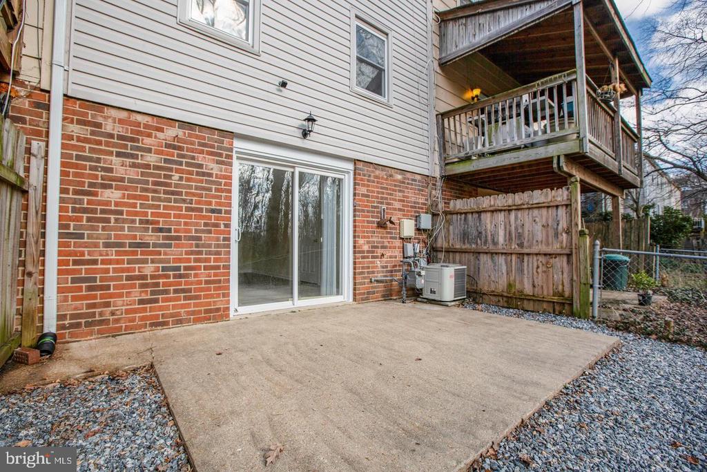 410 OLDE GREENWICH CIRCLE