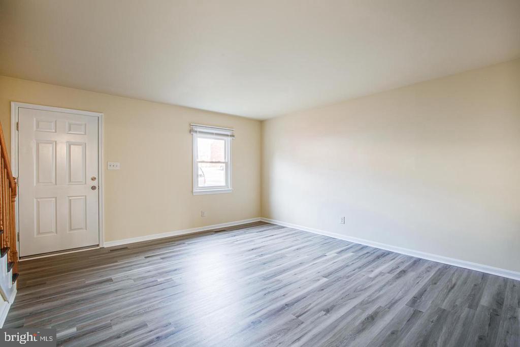 410 OLDE GREENWICH CIRCLE