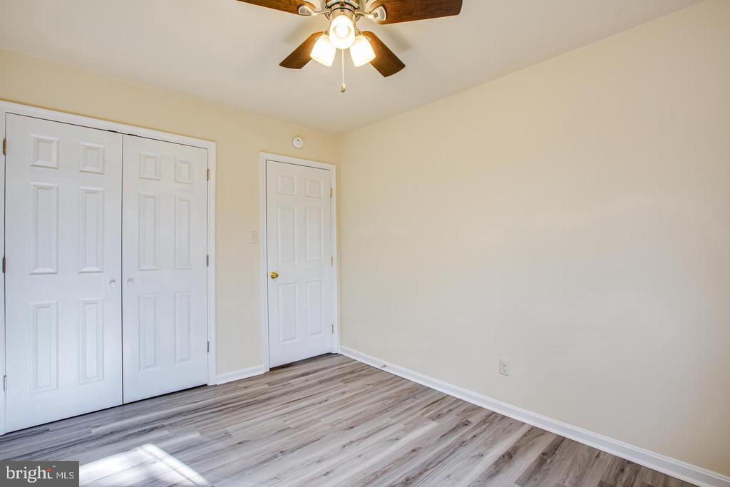 410 OLDE GREENWICH CIRCLE