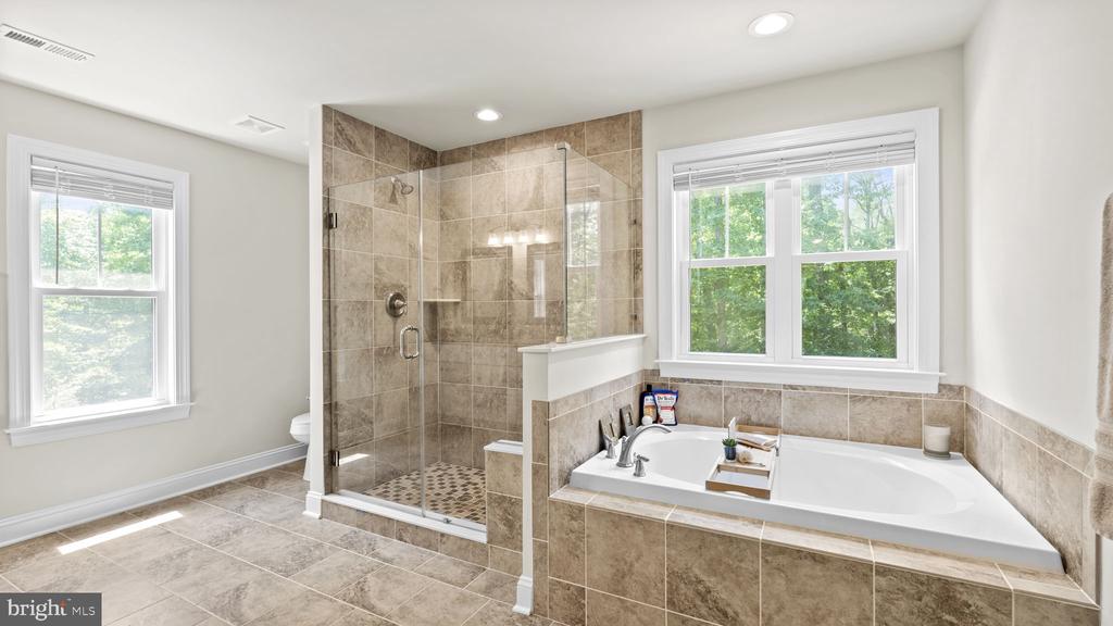 18 HARTWOOD VALLEY COURT