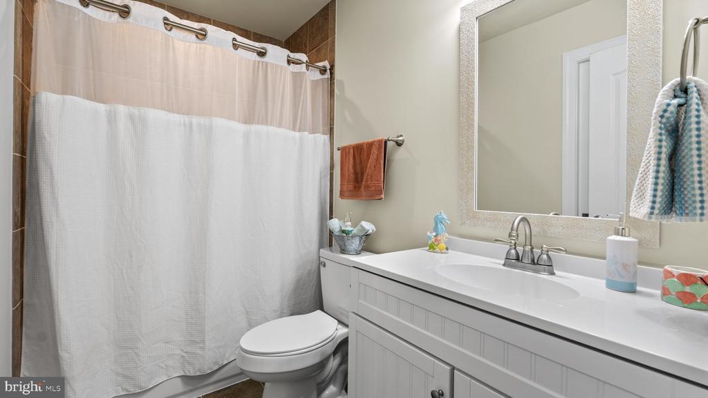 18 HARTWOOD VALLEY COURT