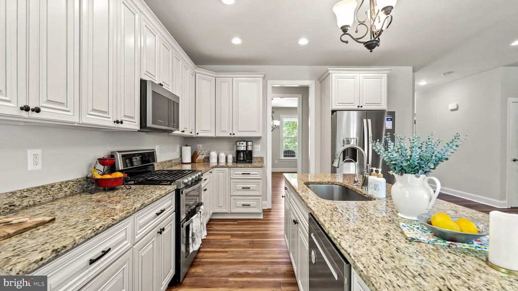 18 HARTWOOD VALLEY COURT