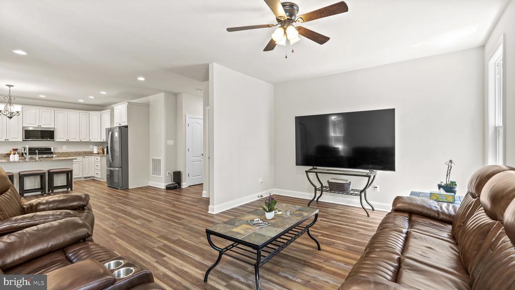18 HARTWOOD VALLEY COURT