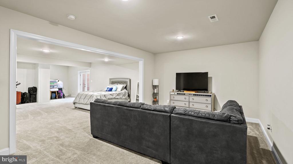 18 HARTWOOD VALLEY COURT
