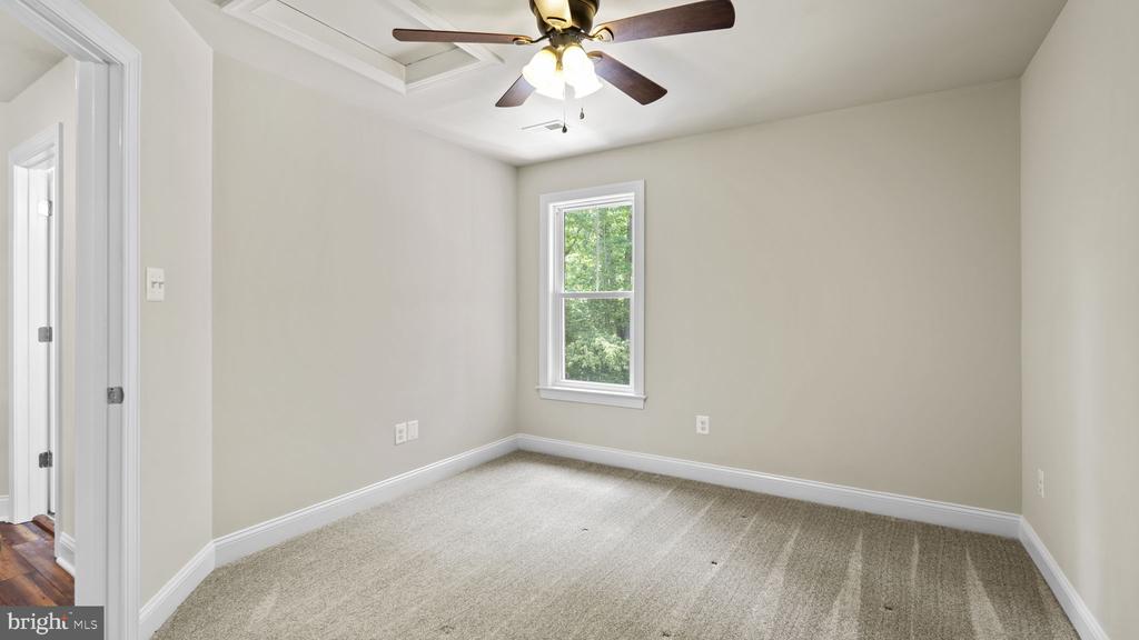18 HARTWOOD VALLEY COURT