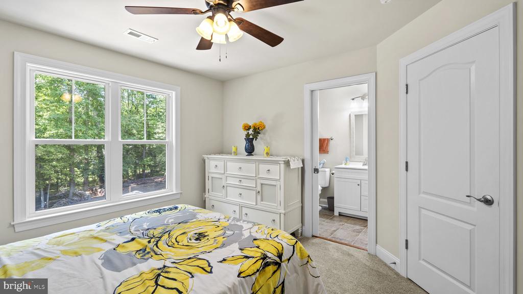 18 HARTWOOD VALLEY COURT