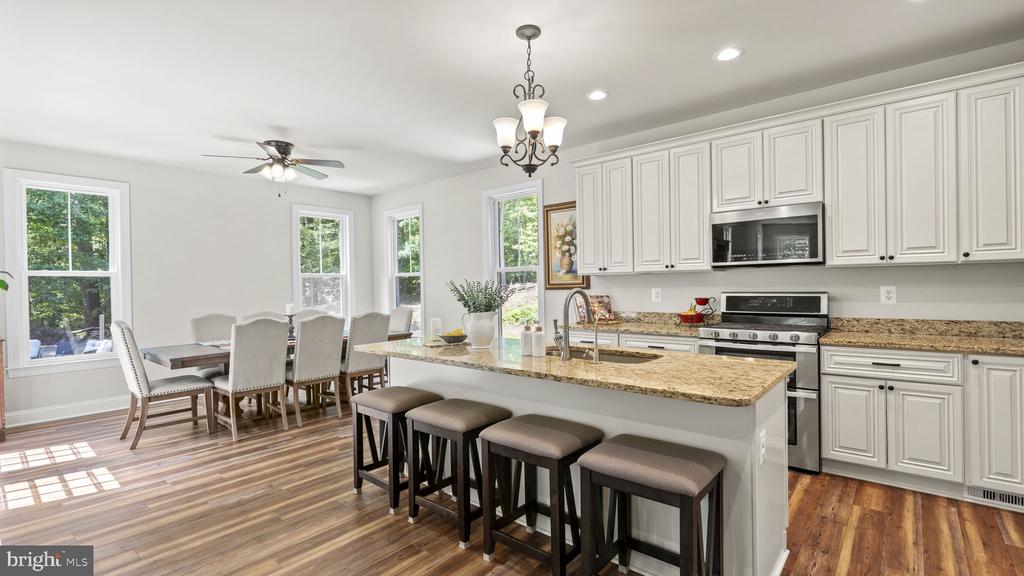 18 HARTWOOD VALLEY COURT