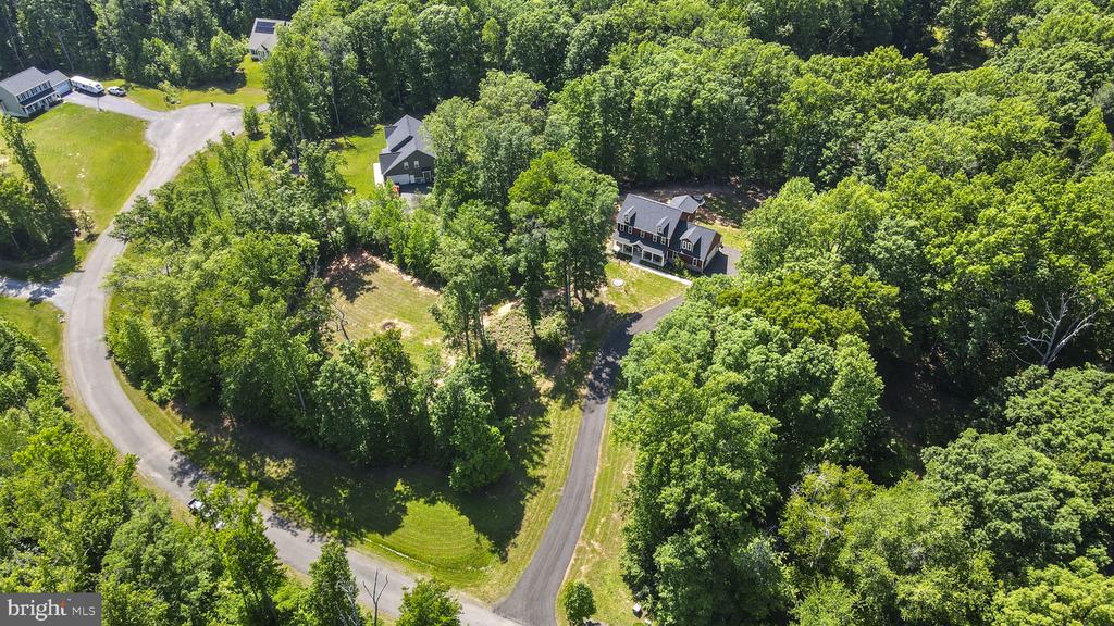 18 HARTWOOD VALLEY COURT