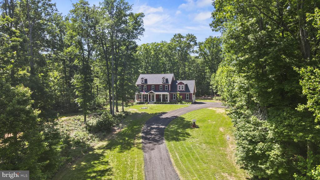 18 HARTWOOD VALLEY COURT