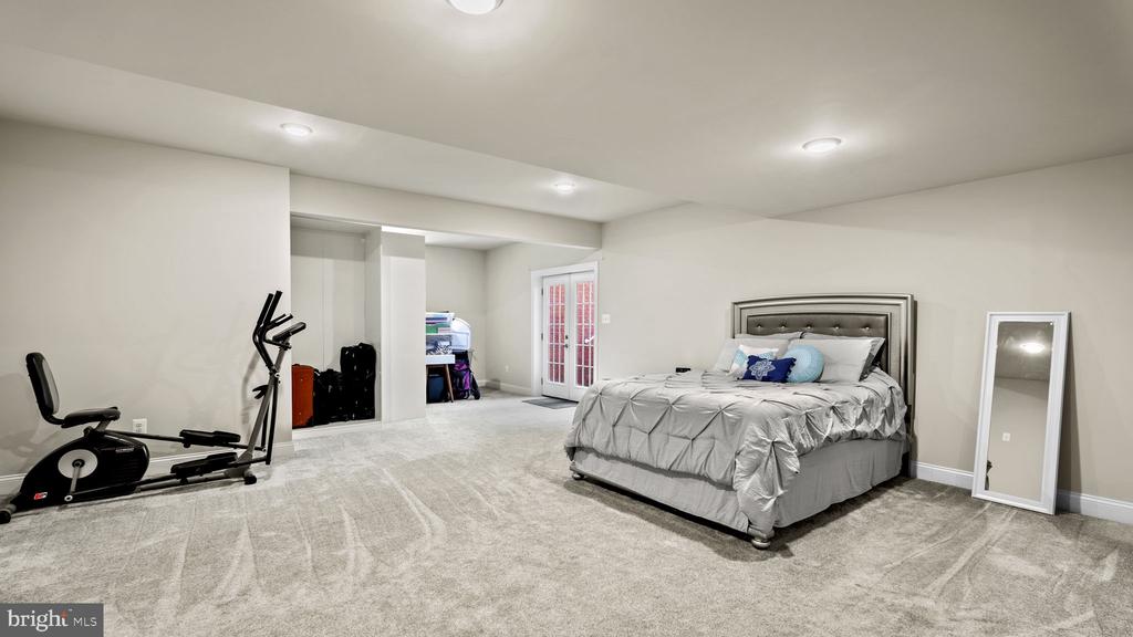 18 HARTWOOD VALLEY COURT