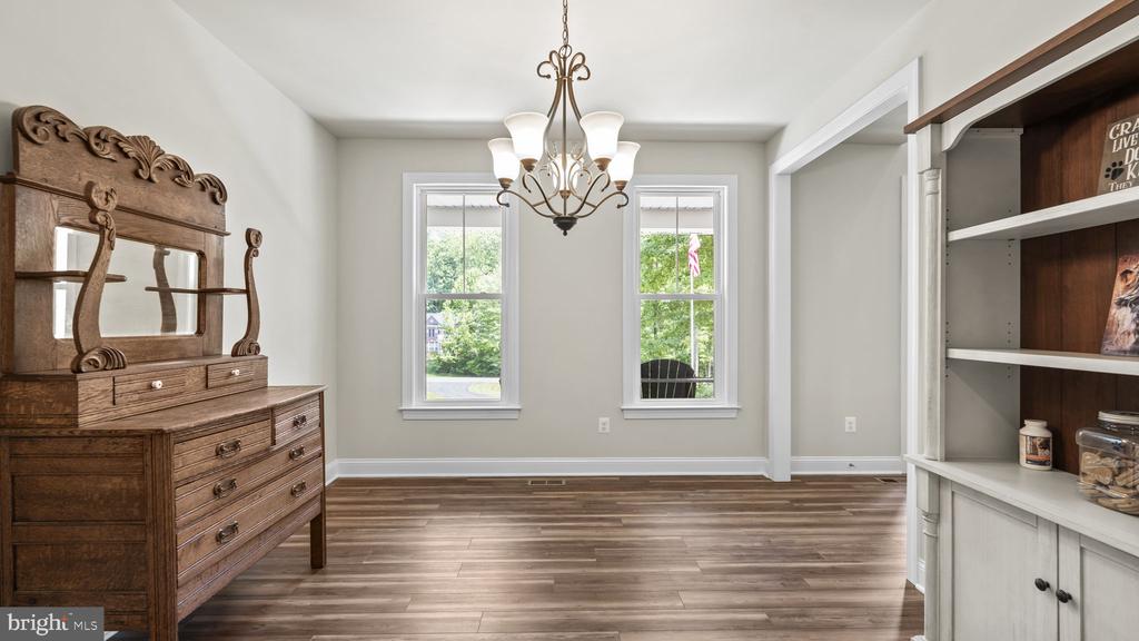 18 HARTWOOD VALLEY COURT