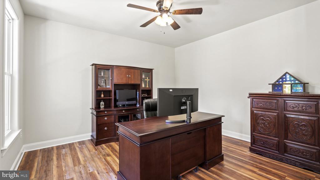 18 HARTWOOD VALLEY COURT